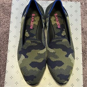 Euc, Rothy's Women's Camo Knit Flats Olive Green & Navy, Almond Toe, Size 7